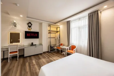 Deluxe Queen — A25 Premium Hotel - 65G Nguyen Thai Hoc
